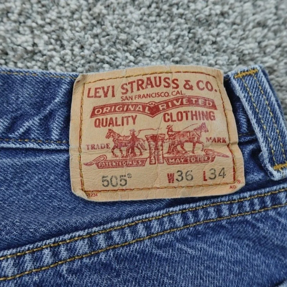 Levis Jeans Mens 36X34 Dark Blue Denim‎ Pants 505 Regular Fit Straight Leg Y2K